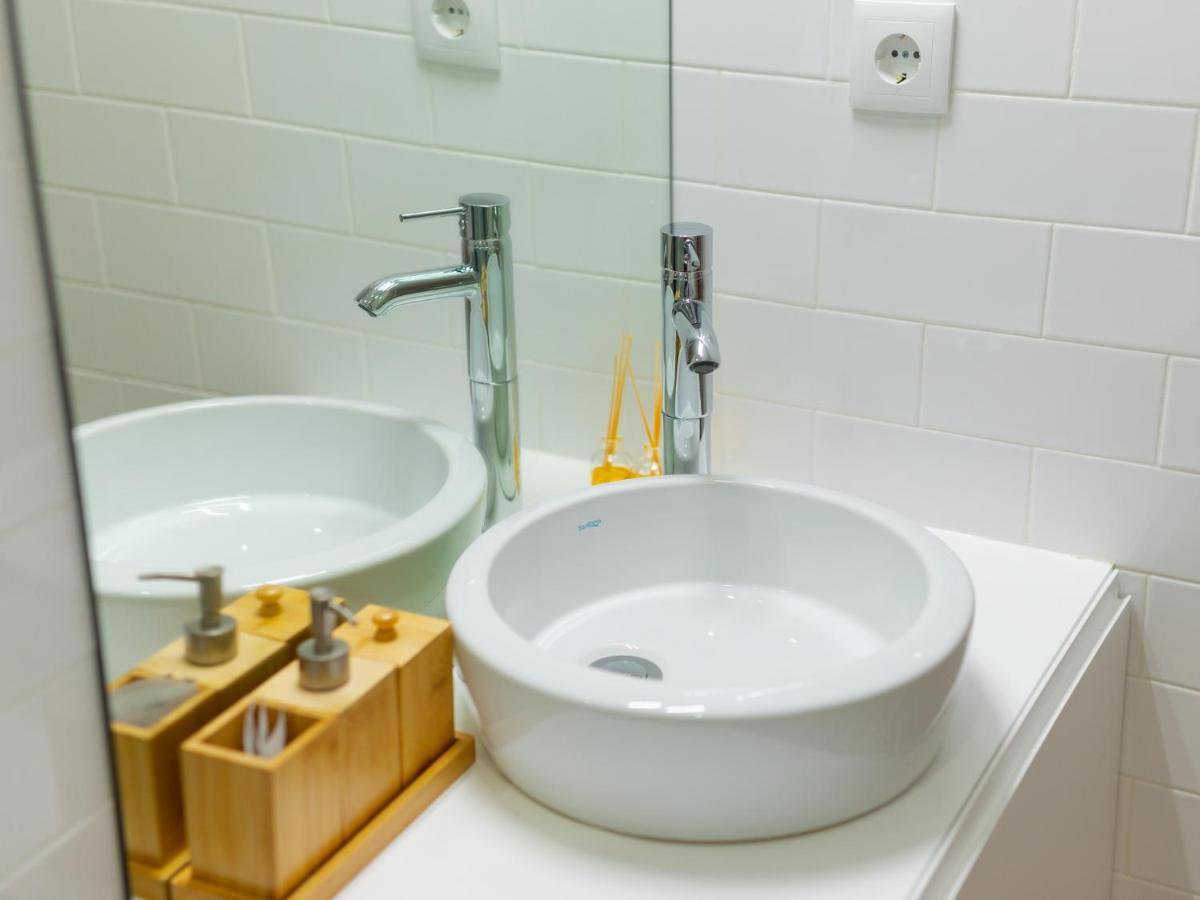 Oporto Guest Downtown Taipas Studio Apartment ภายนอก รูปภาพ